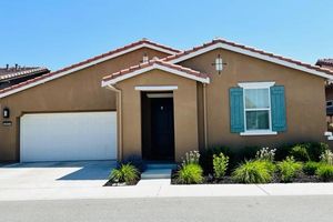 2051 WHITE OAK DR, HOLLISTER, CA