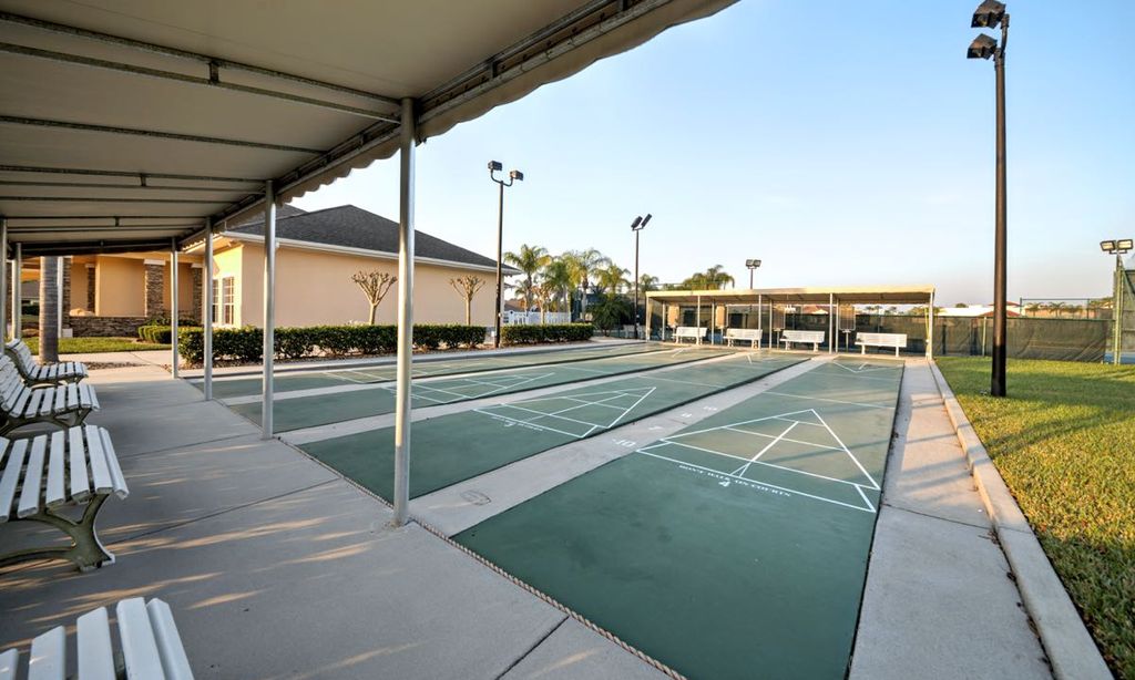 4 Shuffleboard Courts