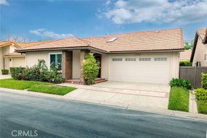 23993 DELANTAL, MISSION VIEJO, CA