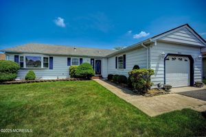 18 LEIGHTON CT, BERKELEY, NJ
