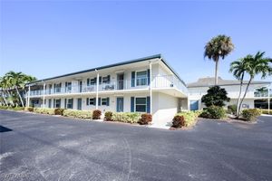 325 CHARLEMAGNE BLVD B201, NAPLES, FL