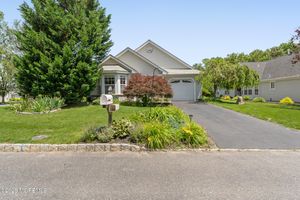 31 STRAWBERRY LN, LAKEWOOD, NJ