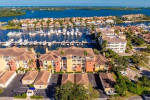 5520 N HARBOR VILLAGE DR 201, VERO BEACH, FL