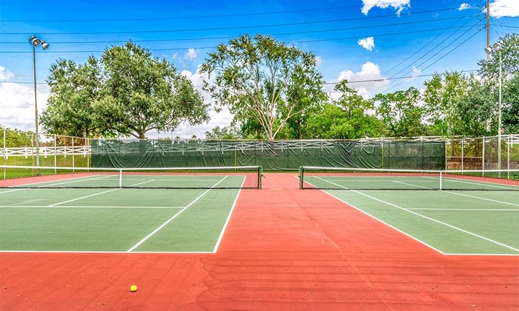 2 Tennis Courts