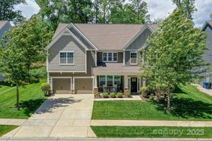 135 CANOE POLE LN, MOORESVILLE, NC