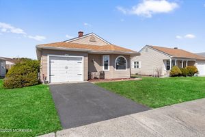 40 PRINCE CHARLES DR, TOMS RIVER, NJ