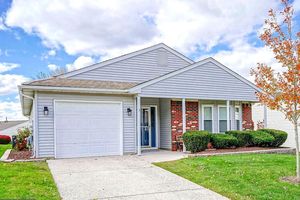 3 DEEP HOLLOW LN, COLUMBUS, NJ