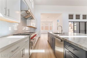 137 TRE PIETRE ST, HENDERSON, NV
