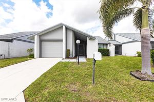 9729 MAPLECREST CIR, LEHIGH ACRES, FL