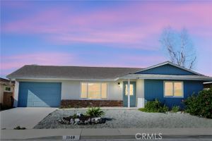 1140 W WESTMONT AVE, HEMET, CA