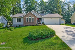 125 CROMWELL LN, CROSSVILLE, TN