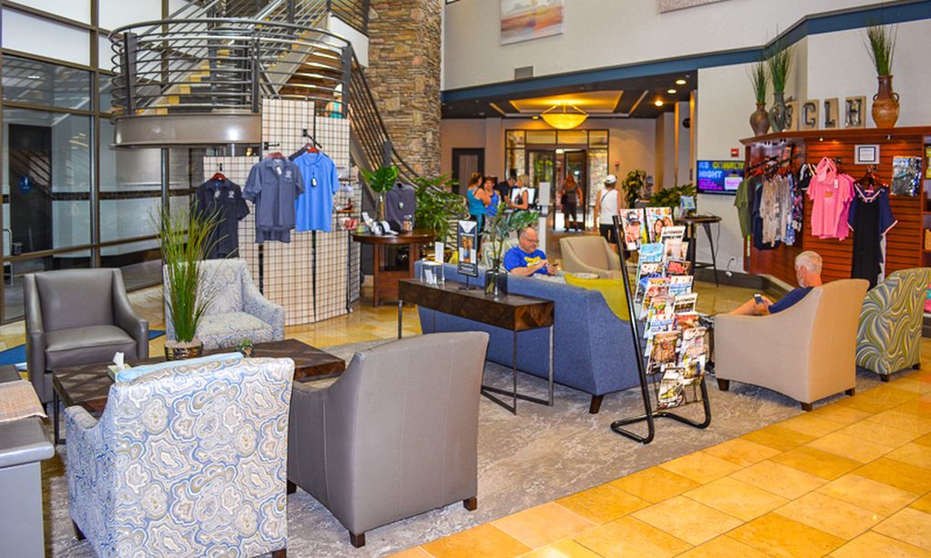 Lobby & Pro Shop