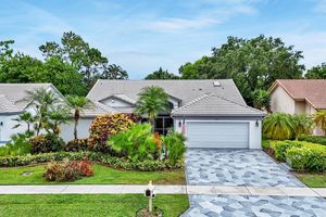 8291 LAKE CYPRESS RD, LAKE WORTH, FL