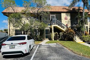 7106 GOLF COLONY CT 104, LAKE WORTH, FL