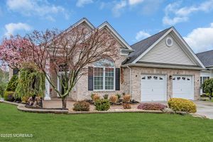 6 JULIANNE CT, FREEHOLD, NJ