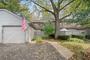 429 VALLEY VIEW RD, LAKE BARRINGTON, IL