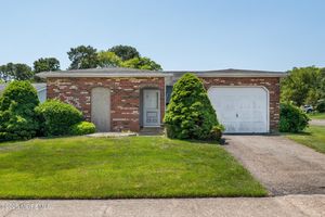 19 CLAY CIR, BRICK, NJ