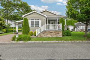 1661 OLD COUNTRY RD UNIT 543, RIVERHEAD, NY
