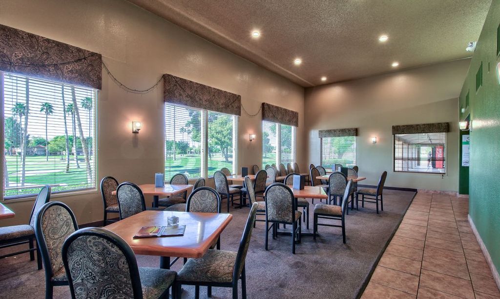 Sunset Bistro at the Lakes