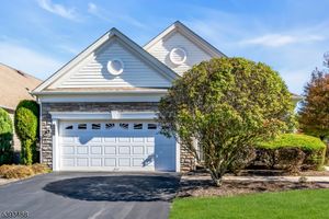 555 STONE MANOR DR, SOMERSET, NJ