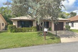 6335 TALL CYPRESS CIR, GREENACRES, FL
