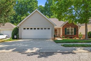 210 OAK VILLAGE PKWY, MOORESVILLE, NC