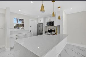 201 SE 11TH TER 102, DANIA BEACH, FL