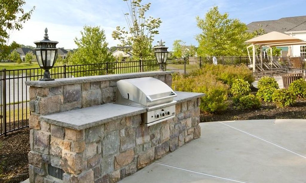 Outdoor Patio & Grill