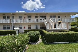 130 CHATHAM F, WEST PALM BEACH, FL