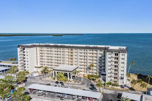 9 HAIG PL 104, DUNEDIN, FL
