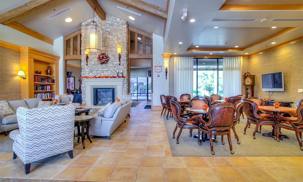 Clubhouse Lounge & Fireplace