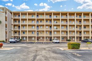3564 LAKE BAYSHORE DR # 203, BRADENTON, FL
