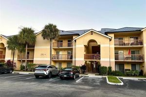 7630 WESTWOOD DR 321, TAMARAC, FL