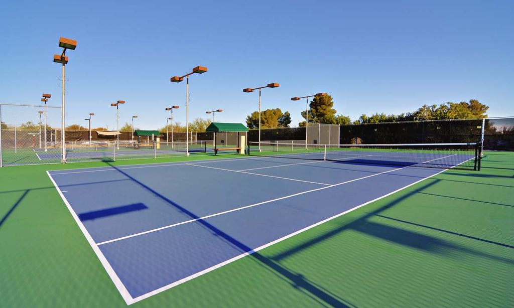 17 Tennis Courts