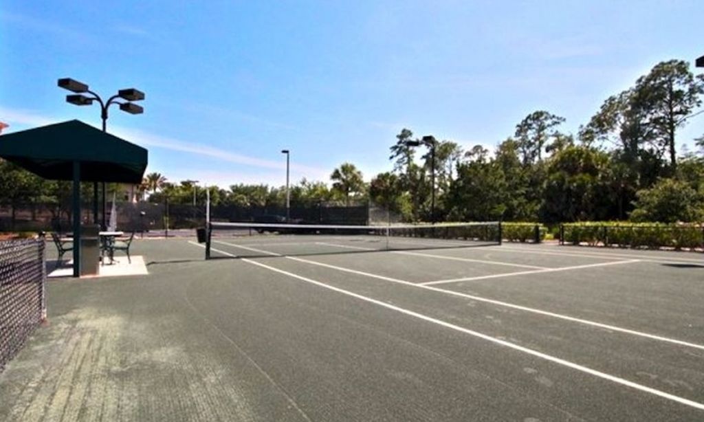6 Har-Tru Tennis Courts