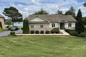 102 CAYUGA DR, LOUDON, TN