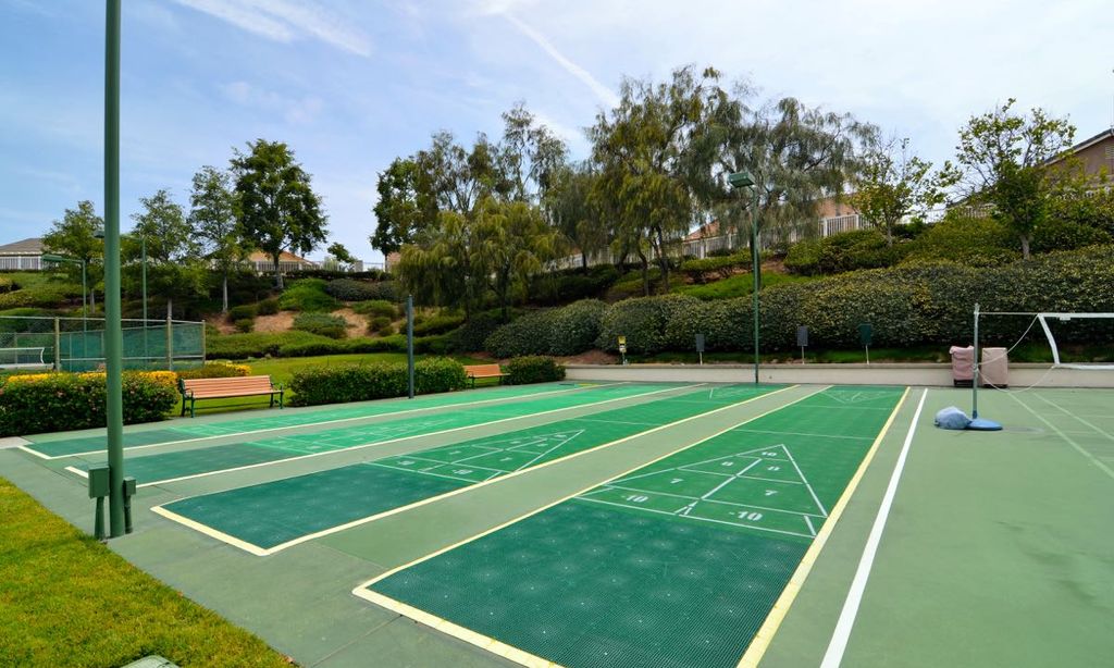 4 Shuffleboard Courts