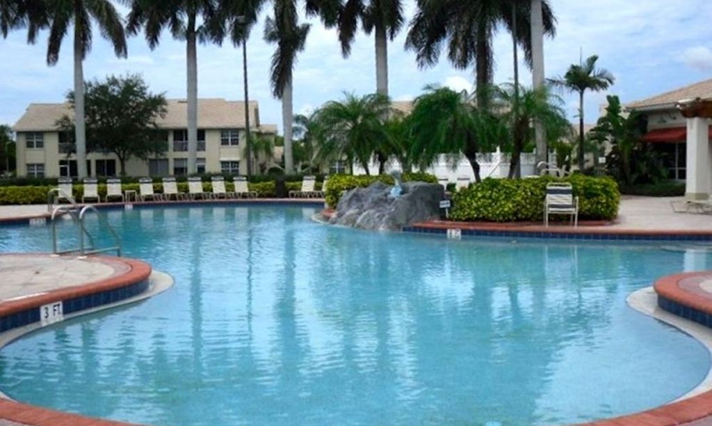 6 Heated Outdoor Pools