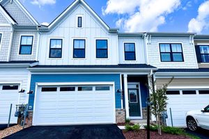 18989 CORAL REEF SQ, LEESBURG, VA