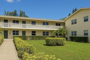 104 WINDSOR E, WEST PALM BEACH, FL