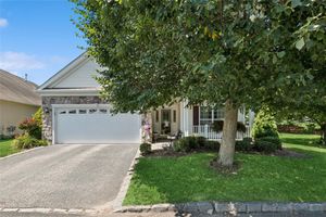13 GRAYCREST CT, MOUNT SINAI, NY