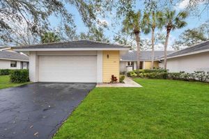 339 PEMBROKE LN 228, VENICE, FL