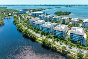 391 ARUBA CIR UNIT 302, BRADENTON, FL