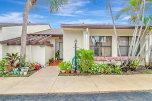 3927 VINE TREE TRL B, LAKE WORTH, FL