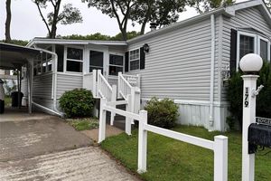 1661 OLD COUNTRY RD 179, RIVERHEAD, NY