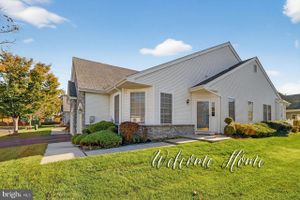 147 BURHOLME DR, HAMILTON, NJ