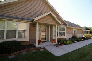 N24W24030 BRANDON OAKS DR A, PEWAUKEE, WI