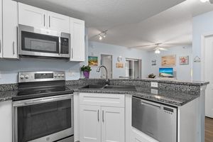 5095 FAIRWAYS CIR APT I102, VERO BEACH, FL