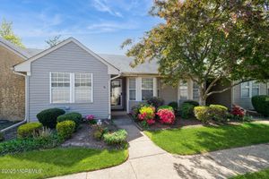 8D JOHN ADAMS CT, MONROE, NJ