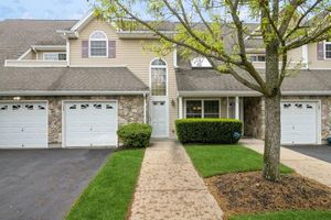 156 CHRISTINE DR, DIX HILLS, NY